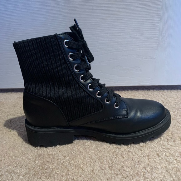 Classic black lace up combat boots - Picture 4 of 6
